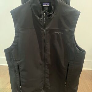 Patagonia Men's Charcoal Gray Vest